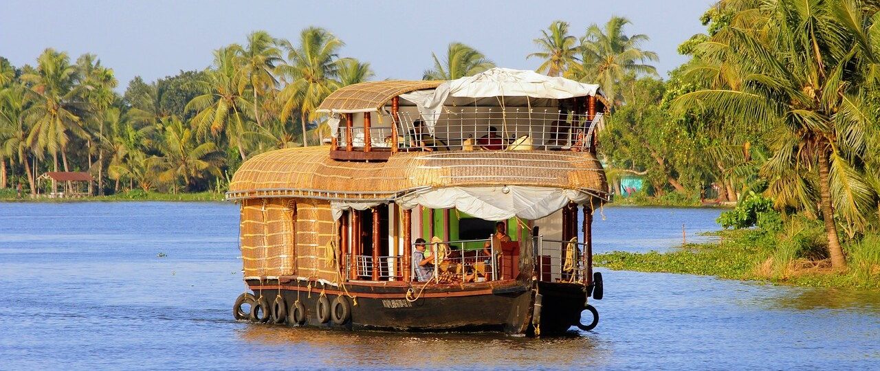 houseboat